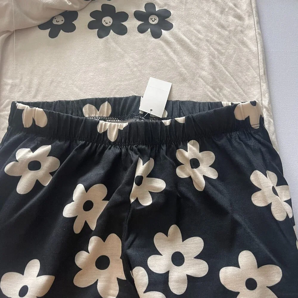 Cat & Jack Black and Cream Floral Pajama Set Size XL - Picture 2 of 5